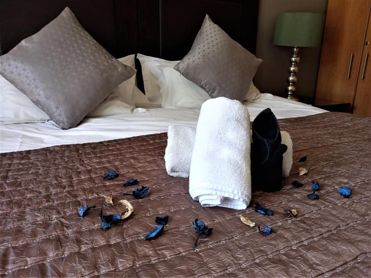 Mandalay Beach Guest House Bloubergstrand Buitenkant foto