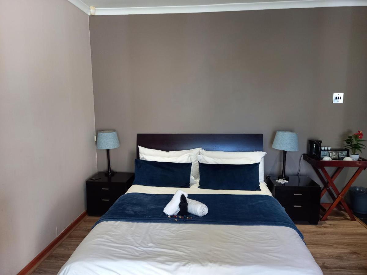 Mandalay Beach Guest House Bloubergstrand Buitenkant foto
