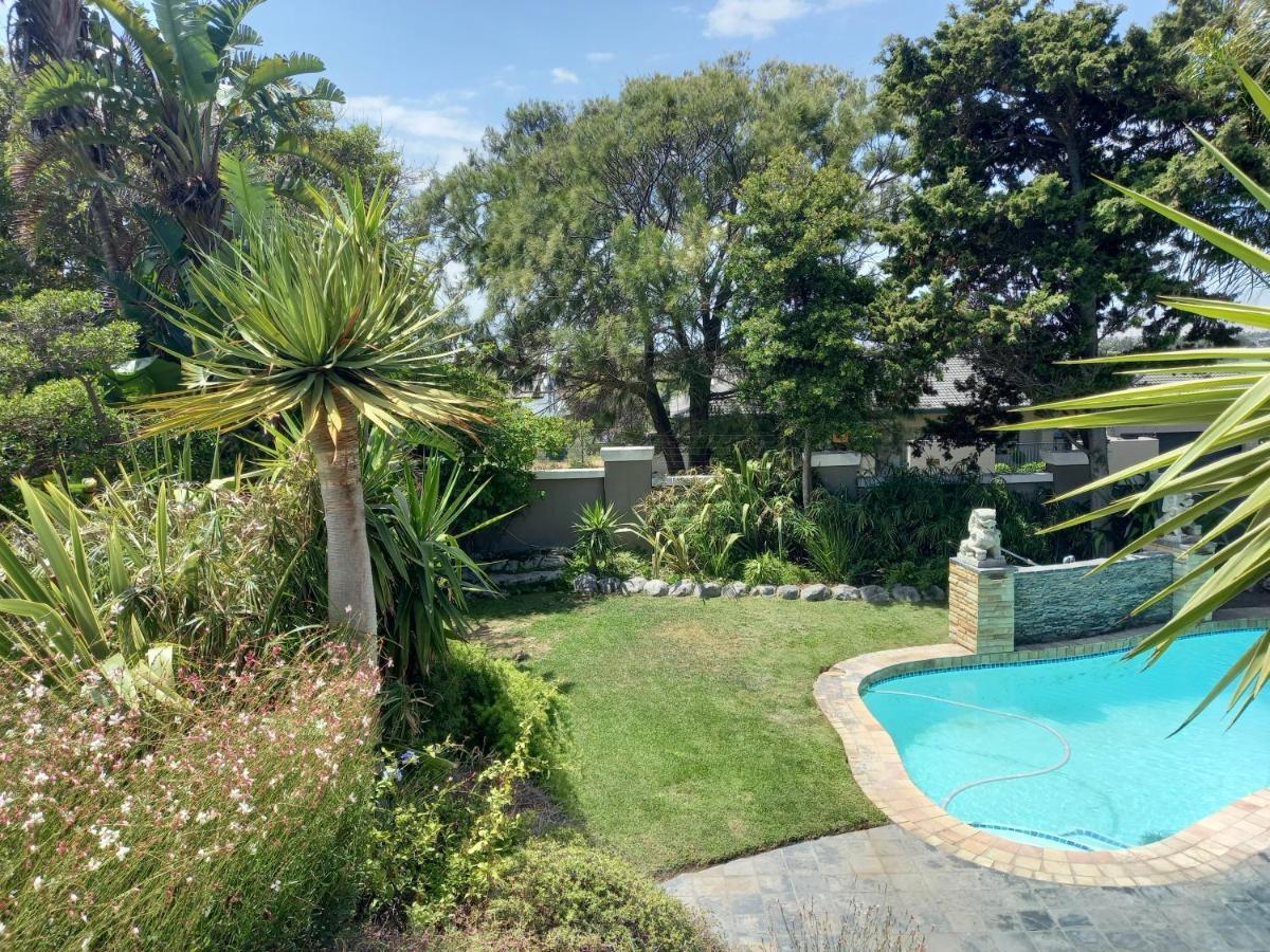 Mandalay Beach Guest House Bloubergstrand Buitenkant foto