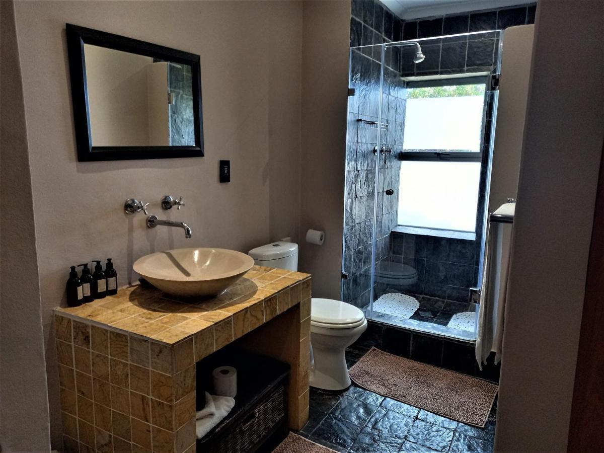 Mandalay Beach Guest House Bloubergstrand Buitenkant foto
